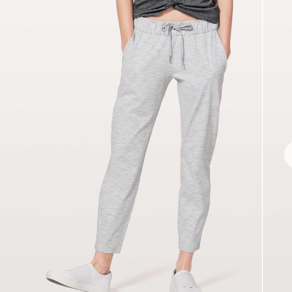 Lululemon women’s On The Fly Pant *28"